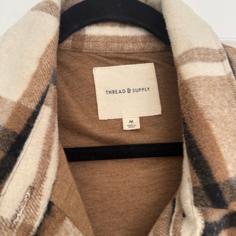 Thread & Supply women’s brown plaid button fleece shacket jacket size medium - Picture 4 of 4